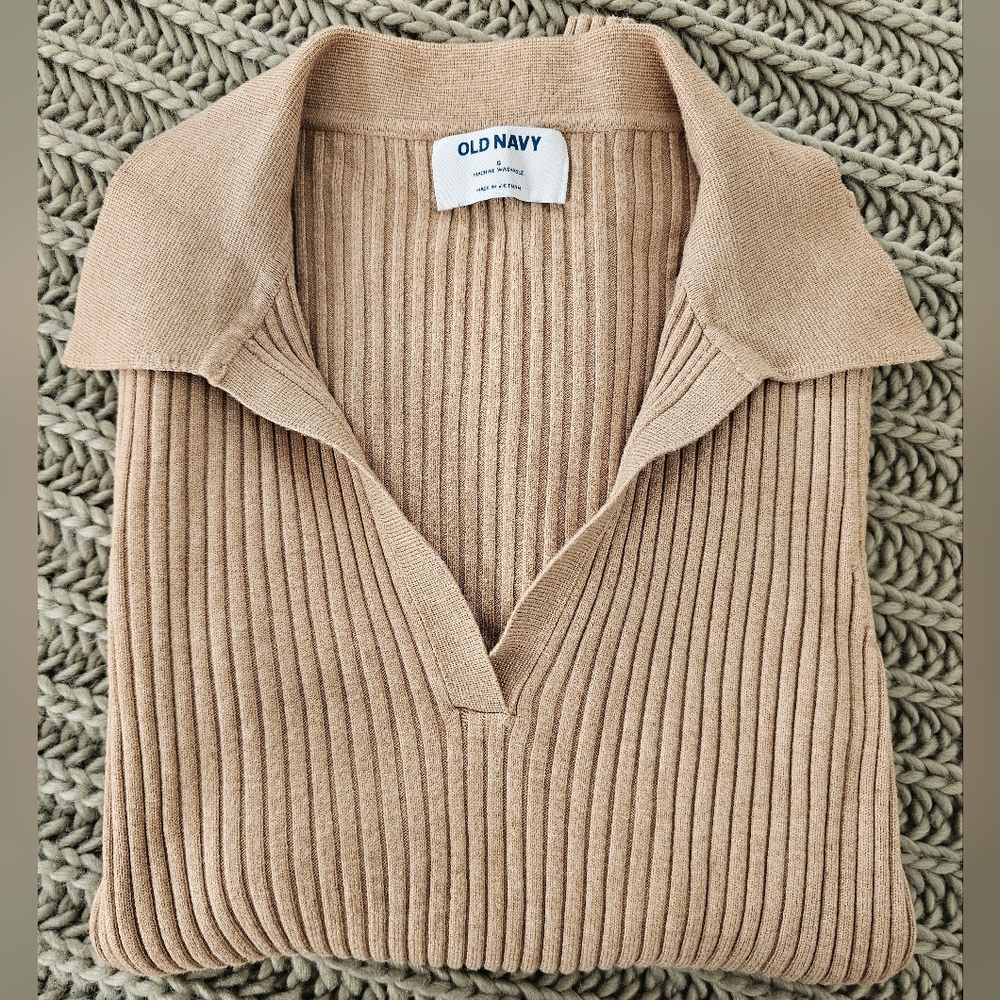 Old Navy Tan Long Sleeve Fitted V-neck Top